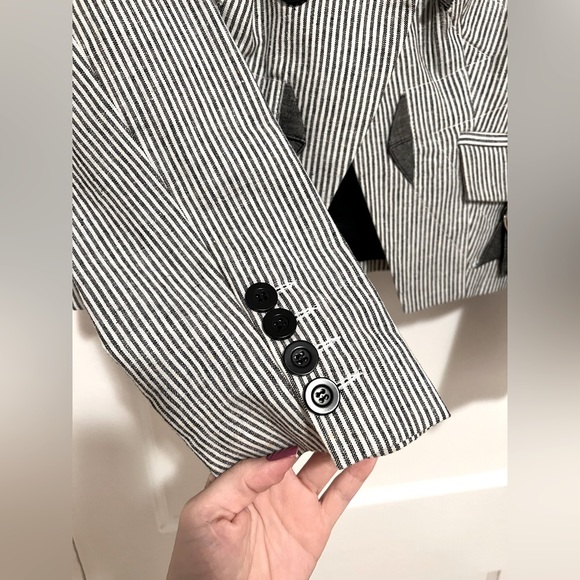 Women’s Linen Blazer in Gray and White Stripes - Picture 4 of 9